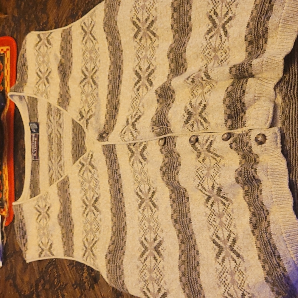 Round tree and Yorke vest